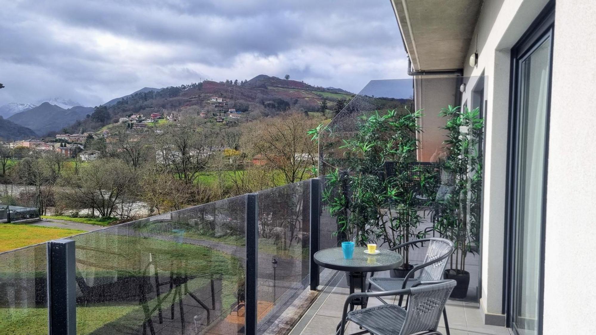 Cangas De Onis A Orillas Del Rio Sella المظهر الخارجي الصورة