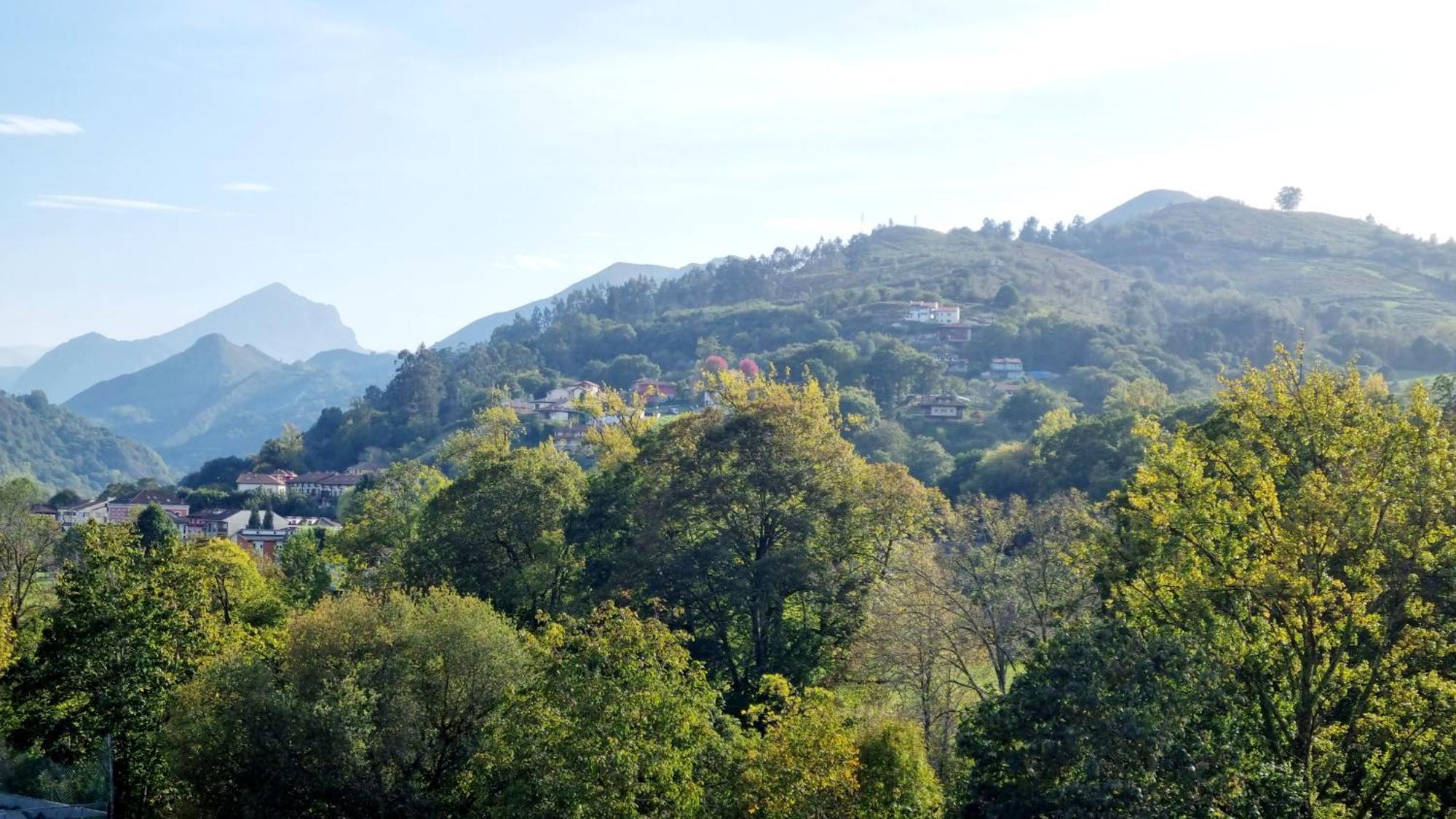 Cangas De Onis A Orillas Del Rio Sella المظهر الخارجي الصورة